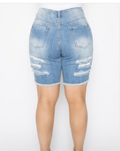 Load image into Gallery viewer, Curvy Bermuda Short